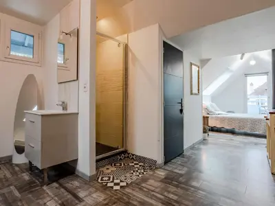 Salle de bains dans l'établissement Holiday Home La Villa bleue by Interhome