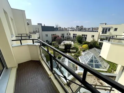 Balcon ou terrasse dans l'établissement Tania, Hyper centre-ville de Caen avec parking