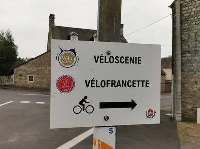 Certificat, récompense, panneau ou autre document affiché dans l'établissement La halte cycliste
