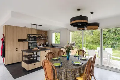 Cuisine ou kitchenette dans l'établissement Le clos de la Roche Angevin - Charmante maison 6 voyageurs