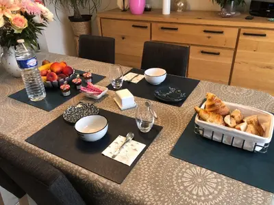 Nourriture dans le séjour chez l'habitant ou à proximité