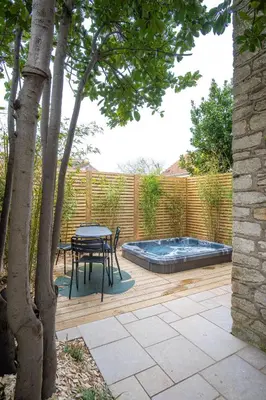 Piscine de l'établissement La villa MaRisKa et son SPA ou située à proximité