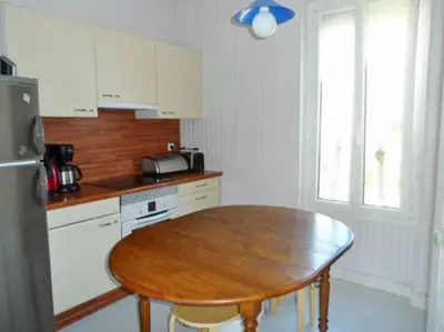 Cuisine ou kitchenette dans l'établissement Cabourg éventail 3min à pied de la plage