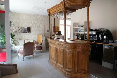 Cuisine ou kitchenette dans l'établissement Hotel Restaurant Le Lion d'Or