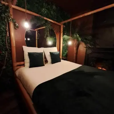 La Bayeuzen - La Tropicale - Love Room