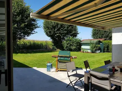Jardin de l'établissement Villa 5*, mer à 3 mn, piscine intérieure à 28°