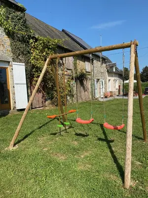 Aire de jeux pour enfants de l'établissement Entire Farm House stay, La Gérouardière