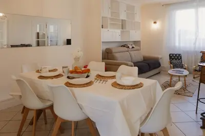 Cuisine ou kitchenette dans l'établissement Maison Plage Adouda