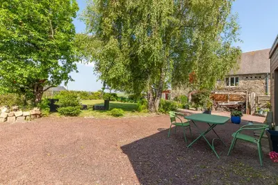 Jardin de l'établissement La Halte des Miquelots - Appt avec jardin