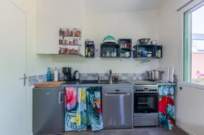 Cuisine ou kitchenette dans l'établissement La Halte des Miquelots - Appt avec jardin