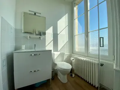 Salle de bains dans l'établissement Prieuré de la Chesnaie x Melrose