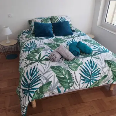 Un ou plusieurs lits dans un hébergement de l'établissement Superbe appartement F2 refait à neuf plein centre