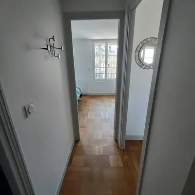 Plan de l'établissement Superbe appartement F2 refait à neuf plein centre