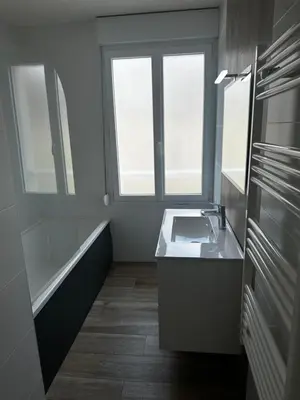 Plan de l'établissement leBel endroit 145m2 , terrain et terrasse de 350m2 au coeur des commerces ,à proximité de la mer et tous services inclus