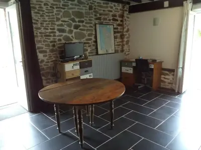 Cuisine ou kitchenette dans l'établissement Gîtes des marais du Lozon - Maison à la campagne