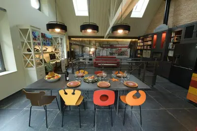 Restaurant ou autre lieu de restauration dans l'établissement exceptionnelle maison de charme à 50m du port et de sa plage