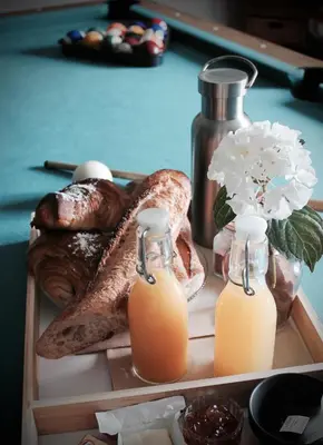 Boissons dans l'établissement Duplex accès jacuzzi illimité M