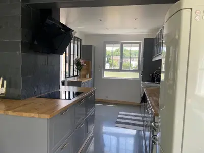 Cuisine ou kitchenette dans l'établissement Forest Villa