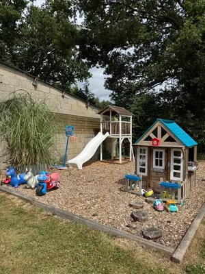 Aire de jeux pour enfants de l'établissement Forest Villa