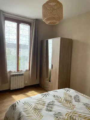 Un ou plusieurs lits dans un hébergement de l'établissement Appartement 35 m2 1er étage 200 m de la mer avec jardin