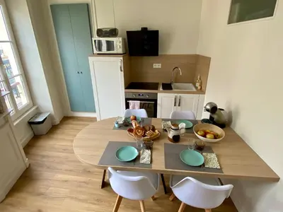 Cuisine ou kitchenette dans l'établissement Charming fisher house on the Seaside