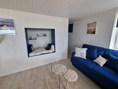 Coin salon dans l'établissement Petite maison avec jardin face mer