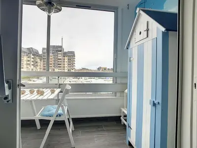 Balcon ou terrasse dans l'établissement Appartement T3 avec vue sur port, parking et WiFi - FR-1-746-6