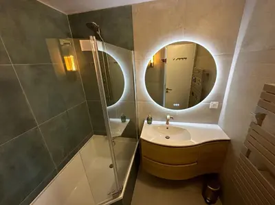Salle de bains dans l'établissement Vue mer exceptionnelle à Cabourg