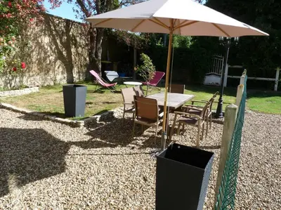Jardin de l'établissement Domaine de Valmeray Gîte