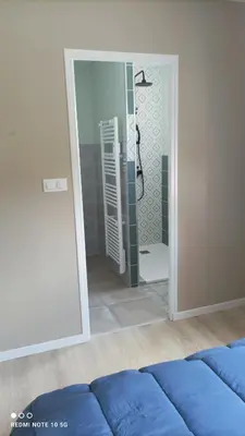 Salle de bains dans l'établissement Le jardin de Chouchat