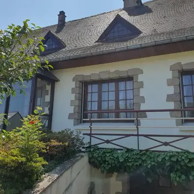 Maison dans le bourg