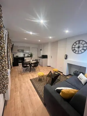 Coin salon dans l'établissement Coin de paradis avec spa illimité en plein centre Avranches