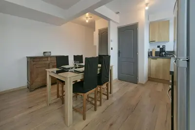 Cuisine ou kitchenette dans l'établissement Le Cotentin - Joli appt 2 chambres à Carentan