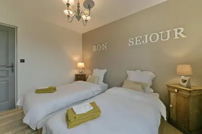 Un ou plusieurs lits dans un hébergement de l'établissement Le Cotentin - Joli appt 2 chambres à Carentan