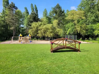 Aire de jeux pour enfants de l'établissement Gite 6/8 personnes tout confort