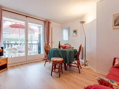 Coin salon dans l'établissement Apartment Le Clos Mathilde-21 by Interhome