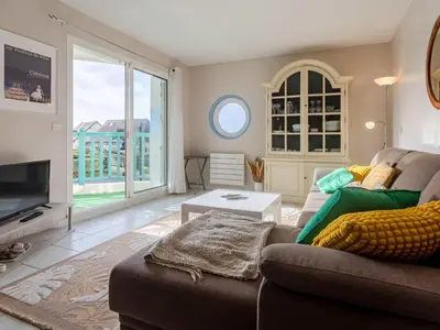 Télévision ou salle de divertissement dans l'établissement Apartment Le Belvédère by Interhome