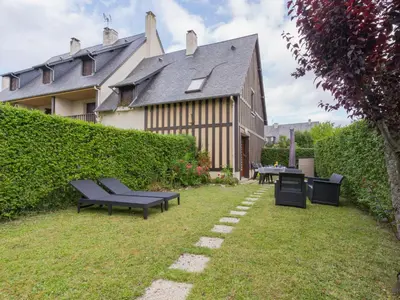 Jardin de l'établissement Holiday Home Les Sylvestres-6 by Interhome