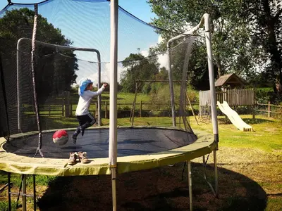 Aire de jeux pour enfants de l'établissement Chateau Le Colombier