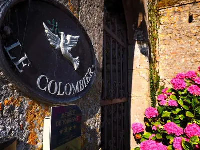 Certificat, récompense, panneau ou autre document affiché dans l'établissement Chateau Le Colombier