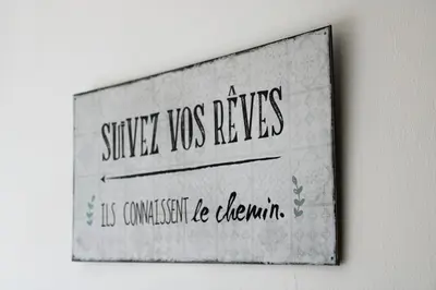 Certificat, récompense, panneau ou autre document affiché dans l'établissement Koh'm à la maison