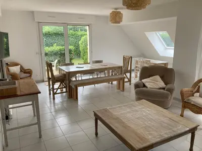 Coin salon dans l'établissement Maison familiale dans une rue paisible
