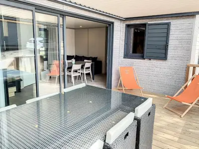 Plan de l'établissement Chalet à Jullouville - 6 couchages, piscine chauffée, proche plage et commerces - FR-1-361-521