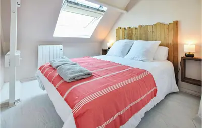 Un ou plusieurs lits dans un hébergement de l'établissement Lovely Home In Saint-Germain-Sur-Ay