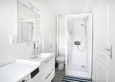 Salle de bains dans l'établissement La Hague - Second Souffle - Cherbourg