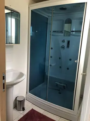 Salle de bains dans l'établissement Maison familiale à 1km de la mer