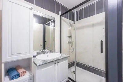 Salle de bains dans l'établissement L'Ancre Marine - Appt à 100m de la plage
