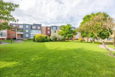 Jardin de l'établissement L'Ancre Marine - Appt à 100m de la plage