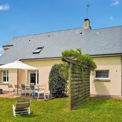 Beautiful Home In Créances With Wifi
