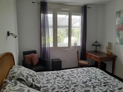 Un ou plusieurs lits dans un hébergement de l'établissement MAISON GRAND LUXE PROX. STVAAST LA HOUGUE-BARFLEUR